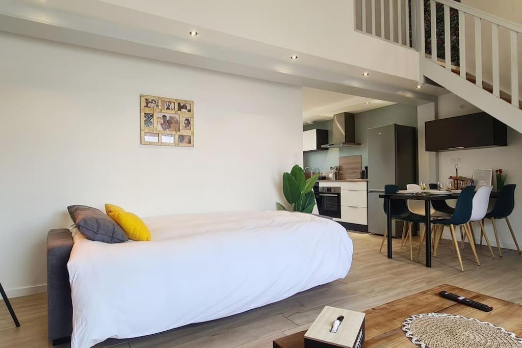 Le Lion D'Or Apartment Bessines Екстериор снимка