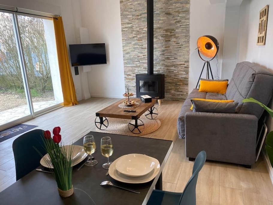 Le Lion D'Or Apartment Bessines Екстериор снимка